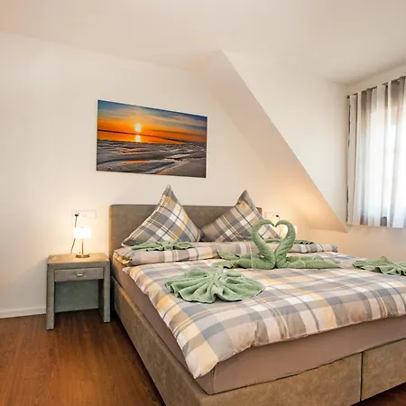 Malaika Shania A Apartment *