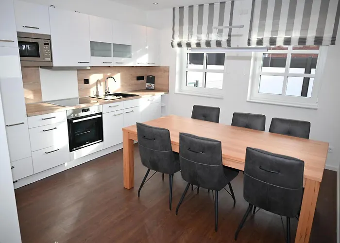 Malaika Shania A * Borkum